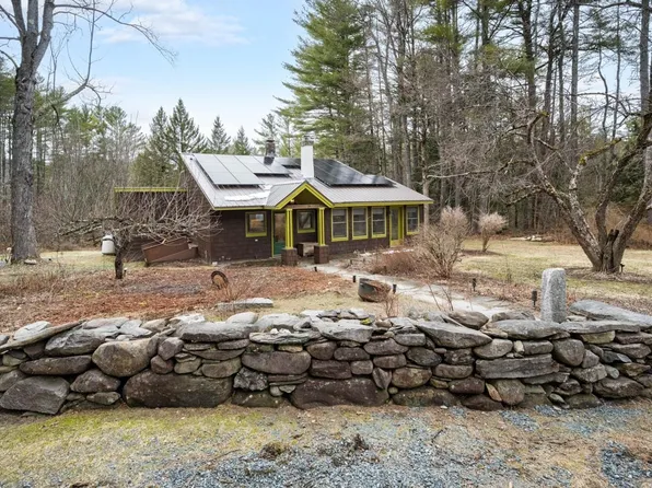 1567 Old Quechee Road, Hartford, VT 05001