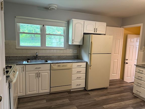 4th image of 2339 Wesglen Estates Dr