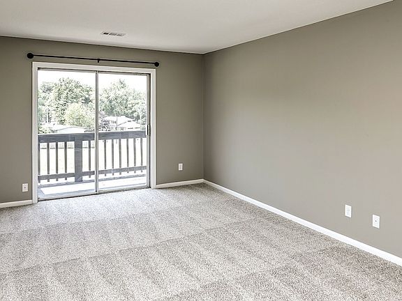 4th image of 507 Gaslight Ln #11