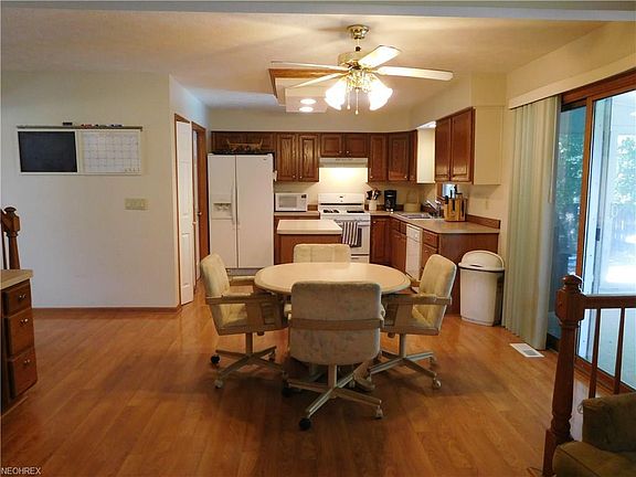 3rd image of 4103 Roanoke Dr