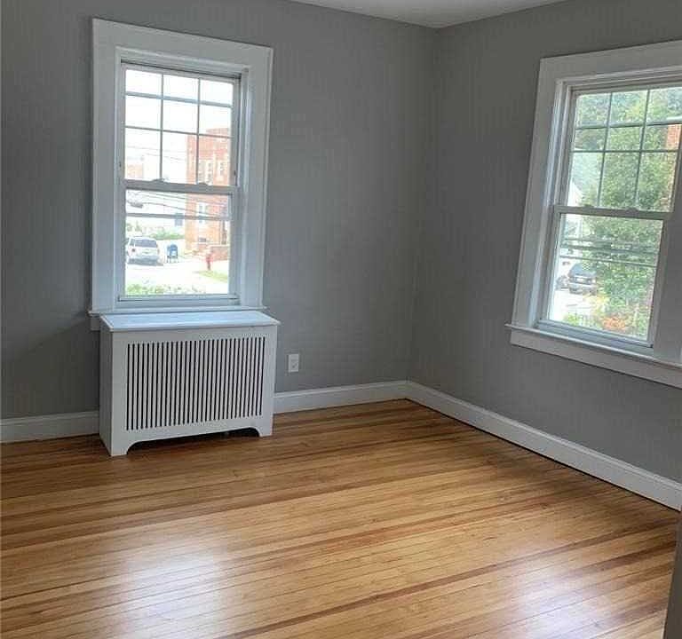 2nd image of 44 Avenue A