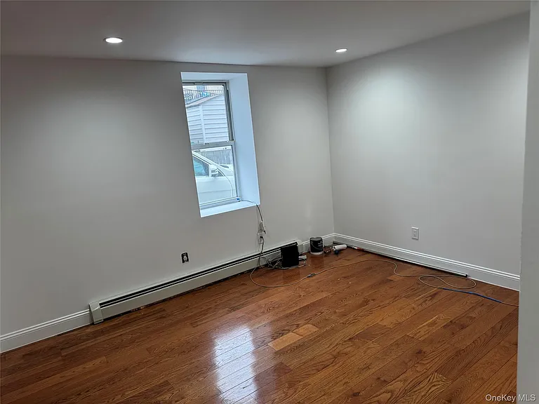 2031 Tomlinson Ave #1R — Photo 5