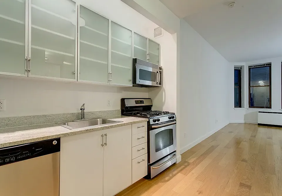 37 Wall St #20E