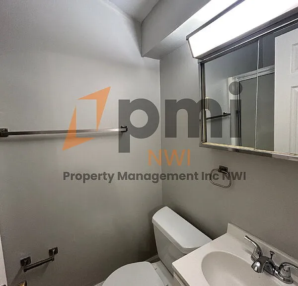 703 Elm St #C — Photo 8