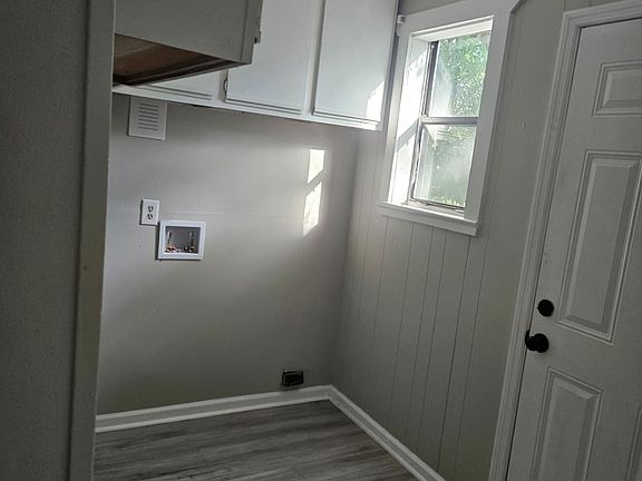 4th image of 654 Woodbine St