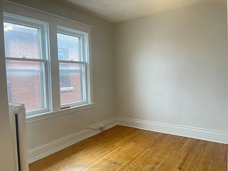 985 Main St E #3 — Photo 20