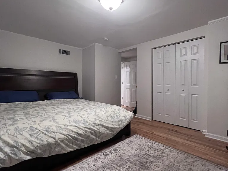 575 Elmwood Dr NE — Photo 2