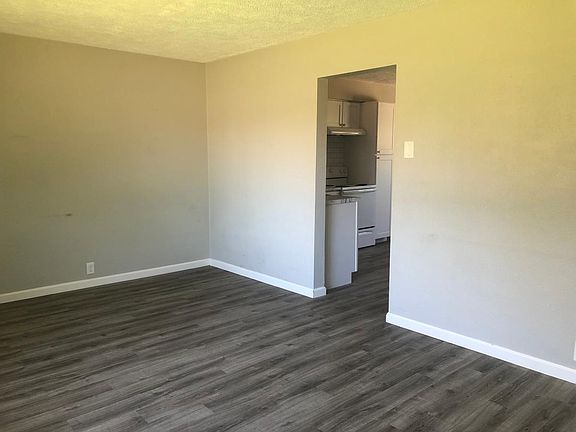 4th image of 2760 Island Hwy APT 1