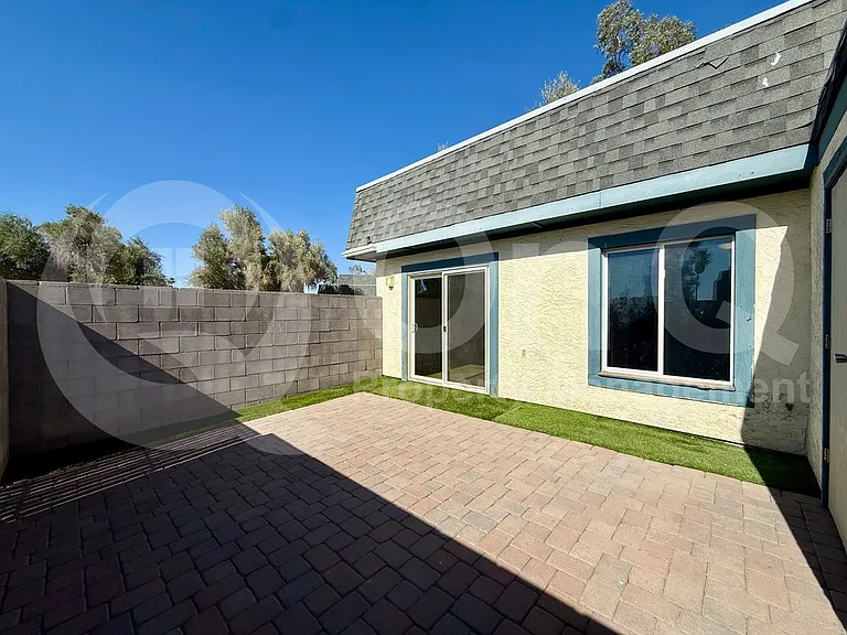 8051 N 32nd Ln — Photo 16
