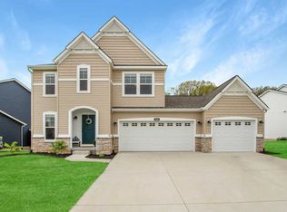 3196 Lowingside Dr, Jenison, MI 49428