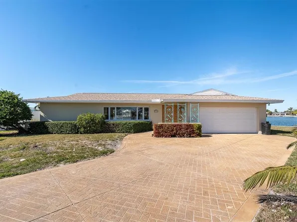 495 Bath Club Blvd N, North Redington Beach, FL 33708