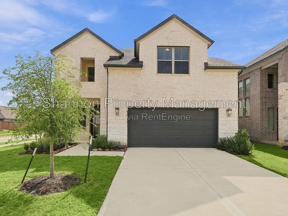 28726 Mount Bonnell Dr