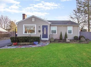 46 Ferncrest Dr, Pawtucket, RI 02861