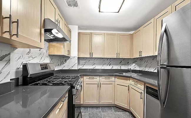1st image of 433 E 115th St APT 3C