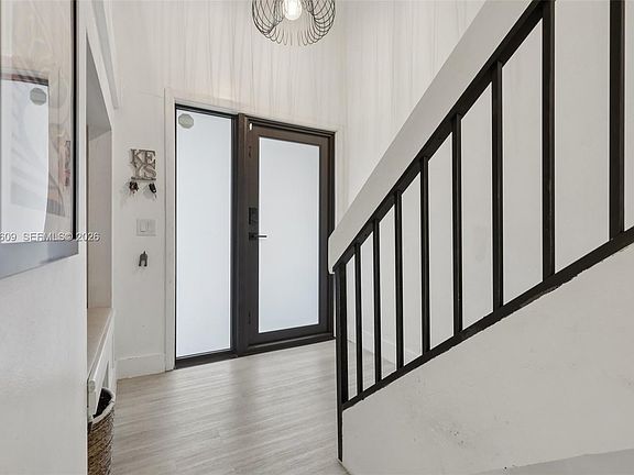 3rd image of 30 Chestnut Cir
