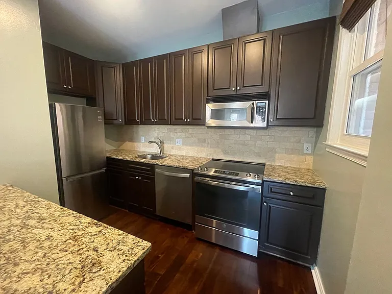 1815 18th St NW #302 — Photo 13