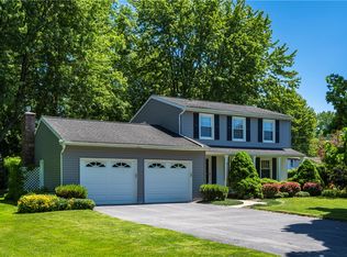 25 Saint Mark Dr, Rochester, NY 14606