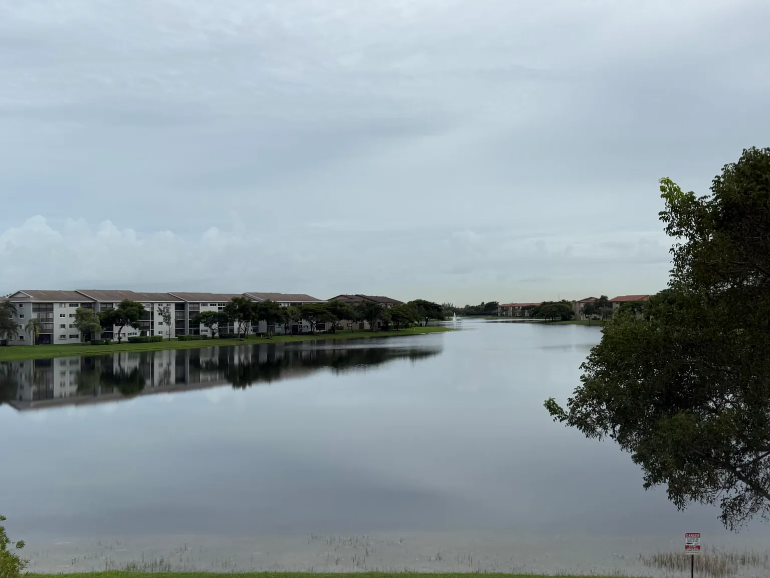 1 bed, 1.5 bath, 1033 sqft, $1,950 — Photo 3