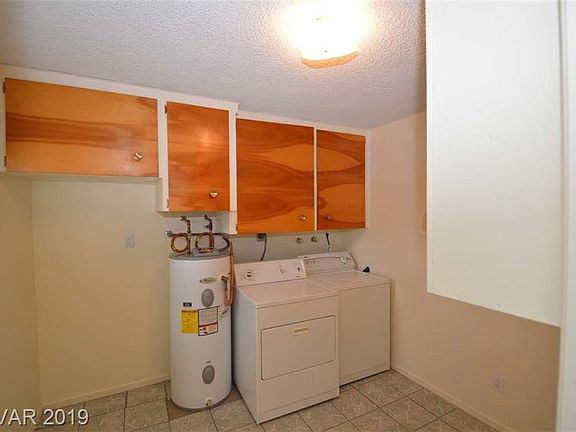 3rd image of 2108 Peyton Dr