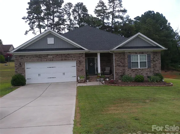 230 Macon Dr, Statesville, NC 28625