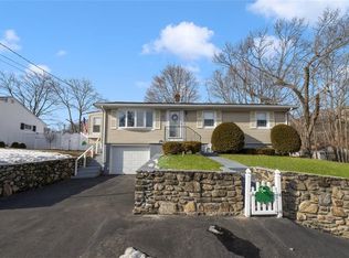 340 Dunlap St, Woonsocket, RI 02895