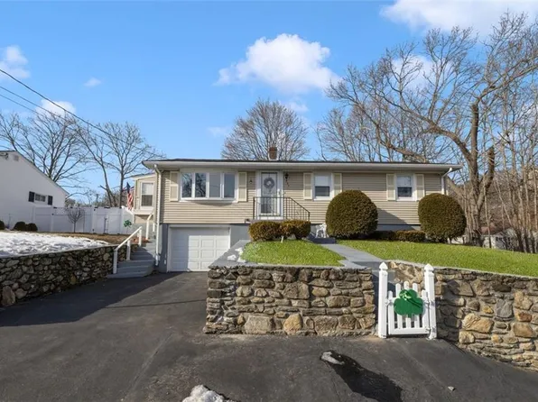 340 Dunlap St, Woonsocket, RI 02895