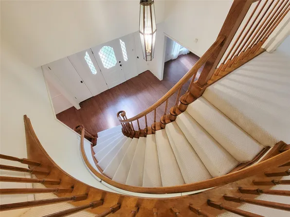 3 Thunderbird Cir, Baytown, TX 77521