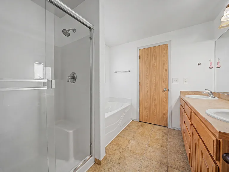 1909 Allen Ave — Photo 11