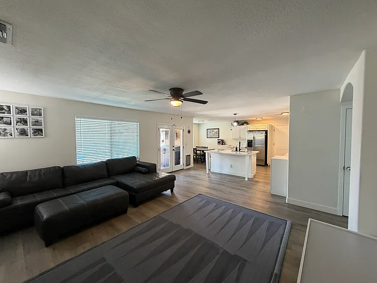 278 E Baylor Ln — Photo 1