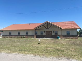 521 W 2nd St, Calumet, OK 73014