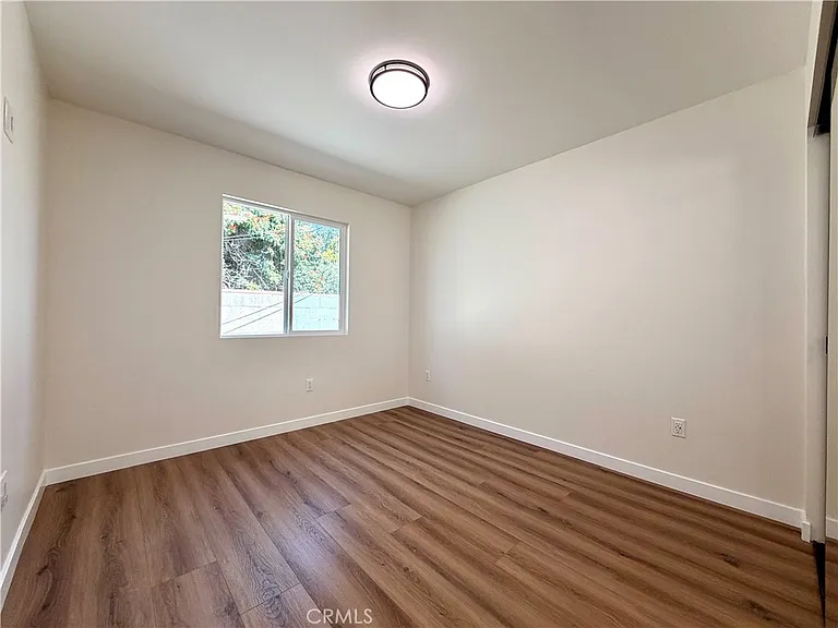 18756 Cohasset St — Photo 11