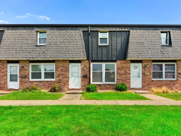 1919 Canterbury Dr APT K, Washington, IL 61571