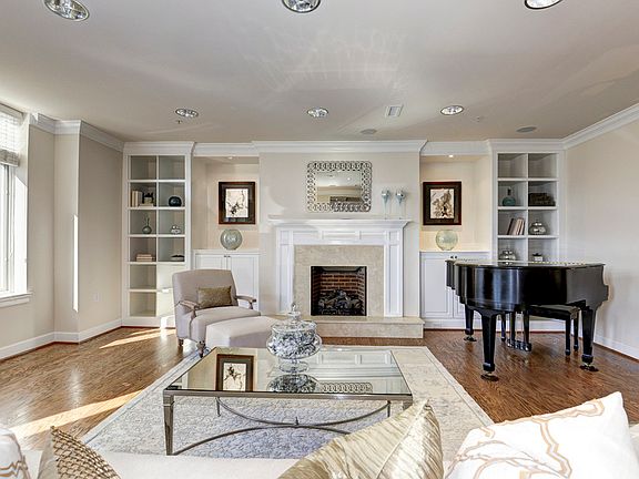 Living room with gas fireplace