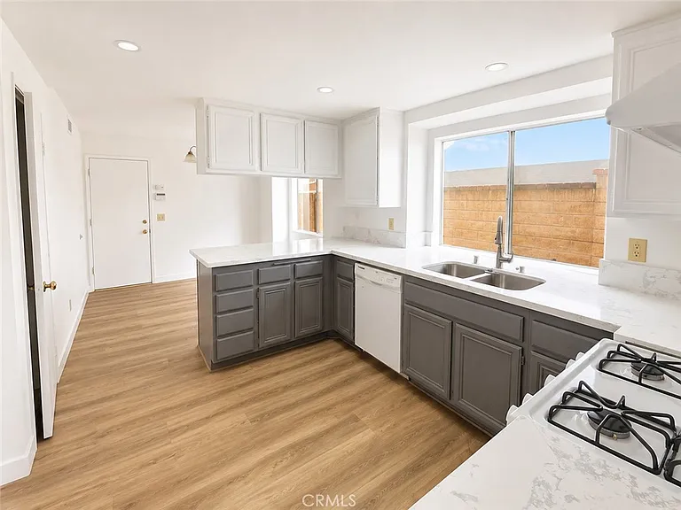 15583 Oak Springs Rd — Photo 14