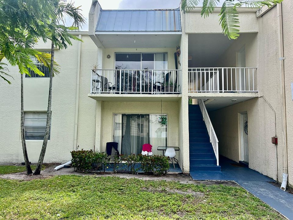 2nd image of 431 Executive Center Dr Drive #207
