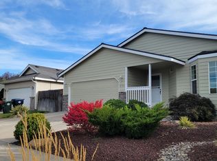 2753 NE Hope Dr, Bend, OR 97701