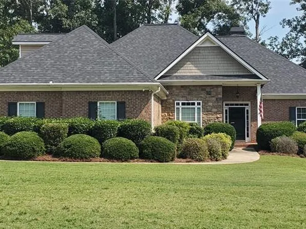 215 Denny Cir, Dallas, GA 30157