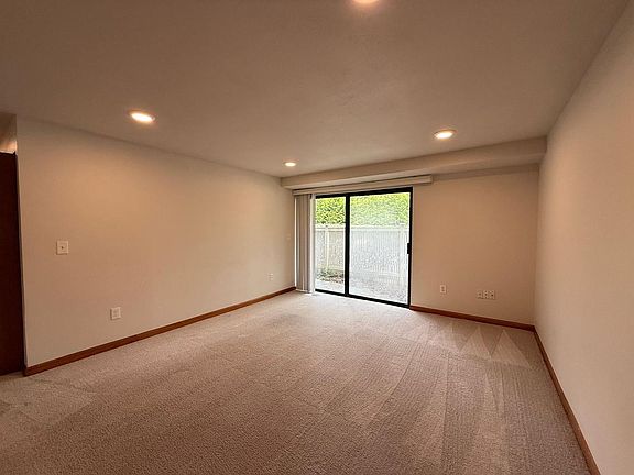 2nd image of 9805 NE 124th St APT 107