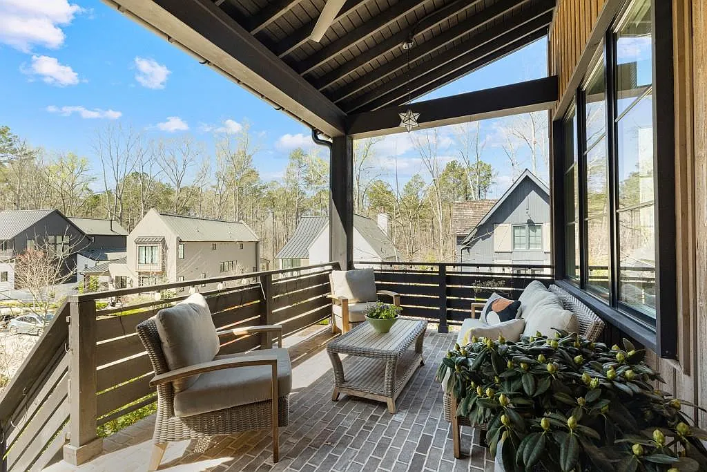 5 bed, 4.5 bath, 4000 sqft, $5,500 — Photo 4