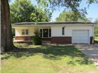 2380 S Volutsia Ave, Wichita, KS 67211