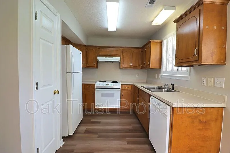 3 bed, 2.5 bath, 1262 sqft, $2,000 — Photo 4