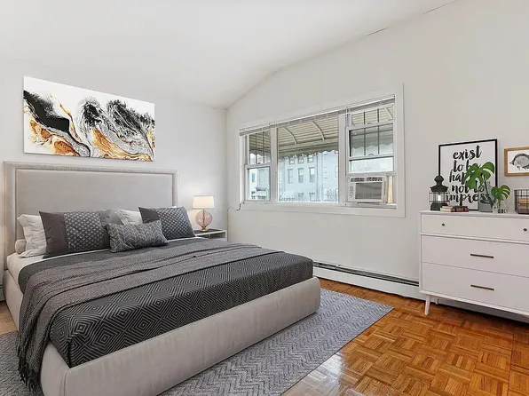 27 Pulaski Street image 5 of 13