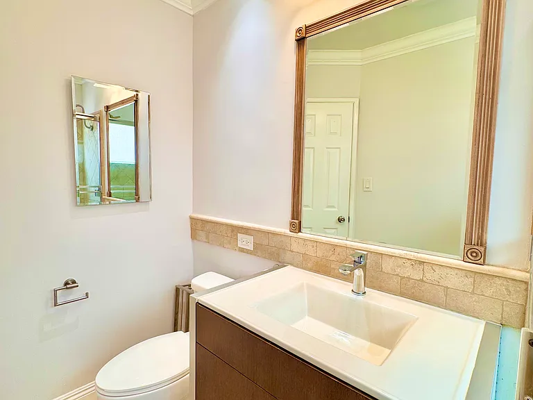 1506 S Barrington Ave #103 — Photo 12