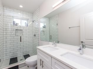 1008 W 18th St #303, Chicago, IL 60608