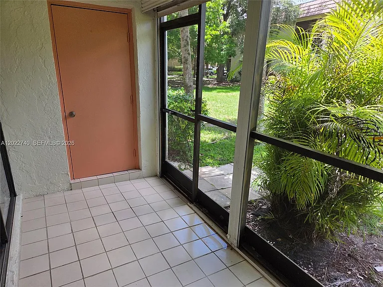 413 Lakeview Dr #104 — Photo 12