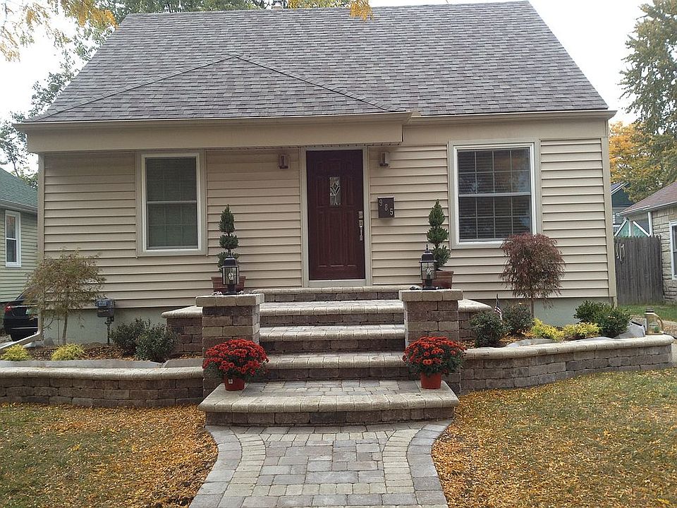 Front porch / landscaping