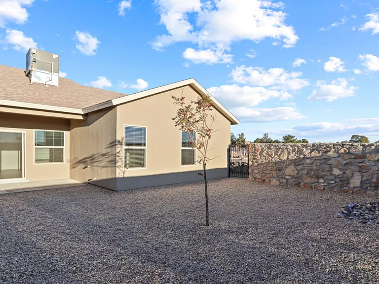 4028 Apache Pine Pl #B — Photo 11