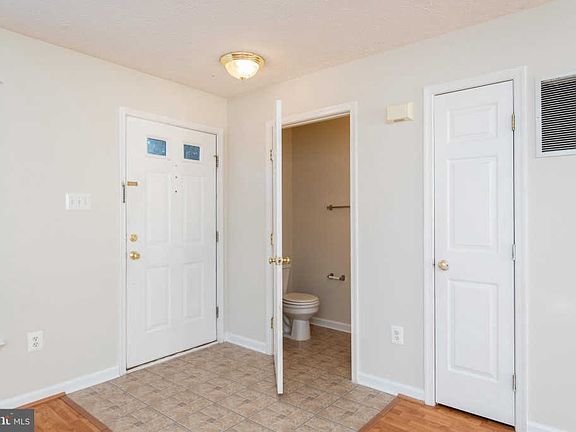 3rd image of 1902 Laurel Oak Dr
