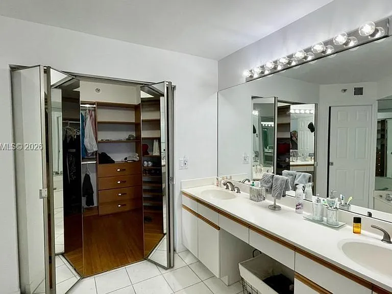 3500 Mystic Pointe Dr #3103 — Photo 15