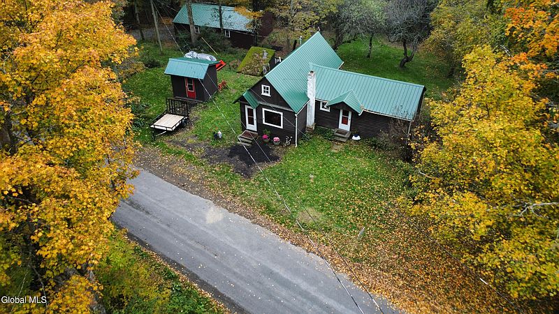 2nd image of 335 Hill Road